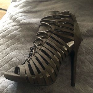 Gladiator style women’s stilettos size 6.5